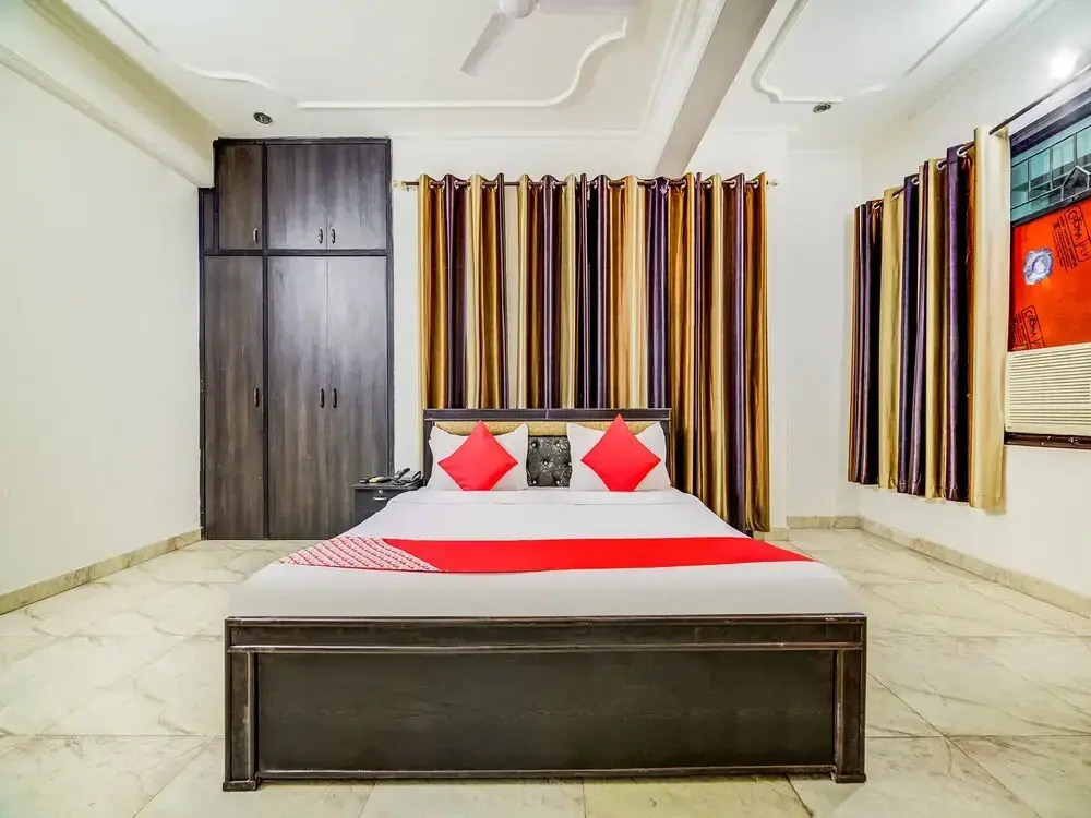 Oyo 30398 Hotel Royal Residency