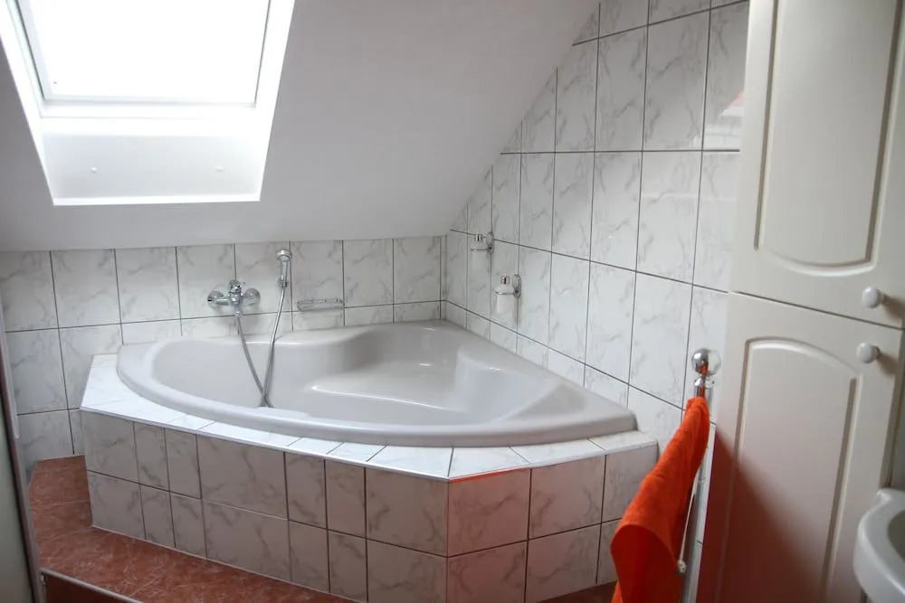 Ferienhaus Landeskrone für 10 Personen mit Sauna, Terrasse, inkl Parkplatz in Dresden