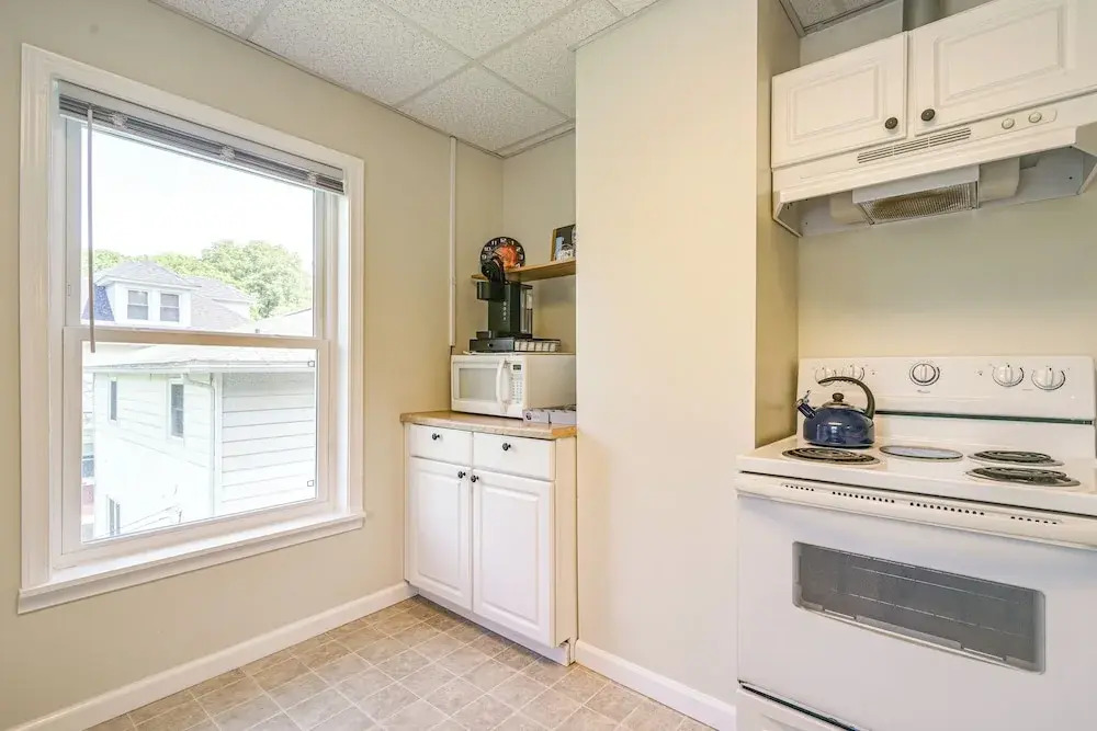 State College Apartment: Walk to Beaver Stadium