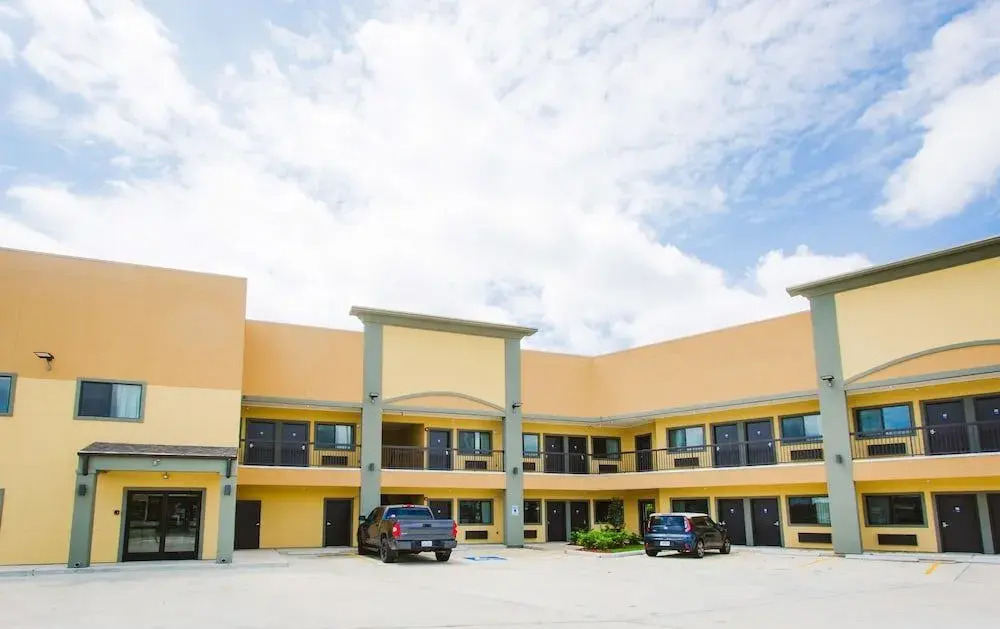 Scottish Inns & Suites Baytown Hwy 330