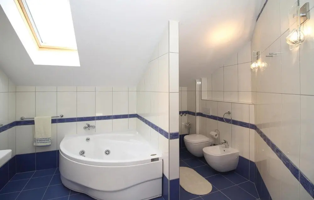 Nice Home in Kastel Luksic With Wifi and 1 Bedrooms