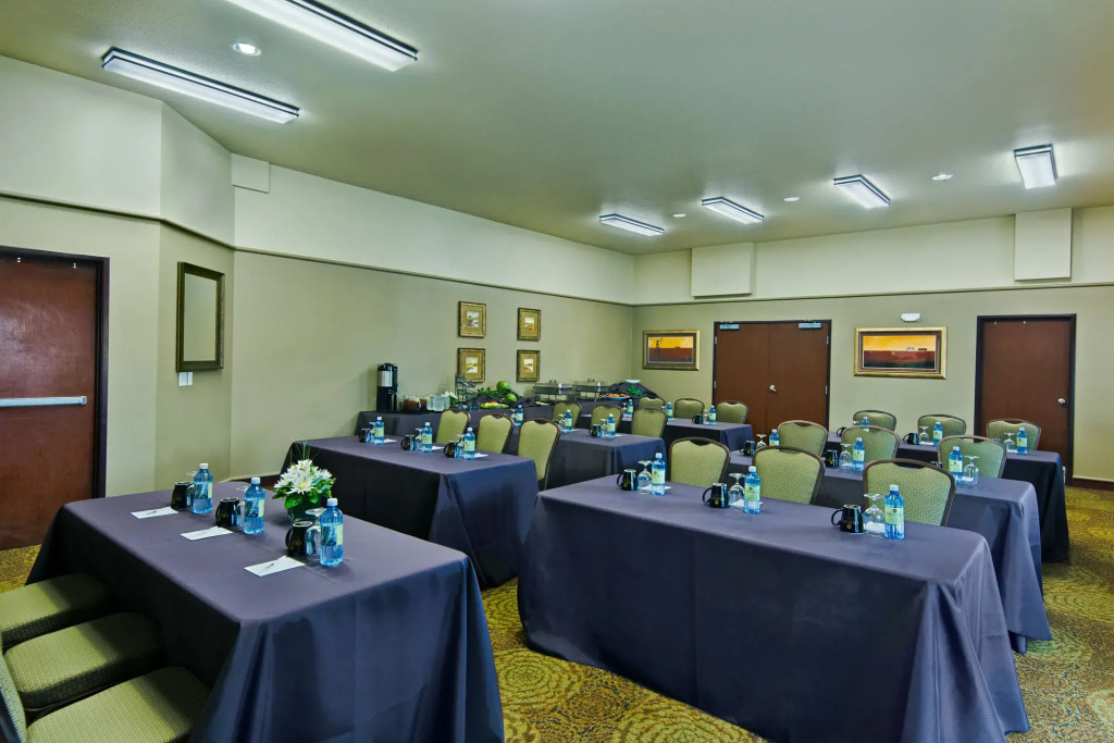 Oxford Suites Hermiston