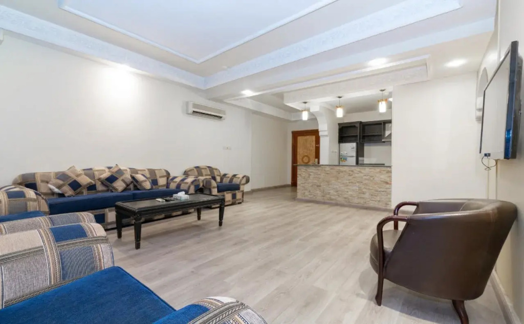 OYO 148 Shathi Almas Hotel Suites