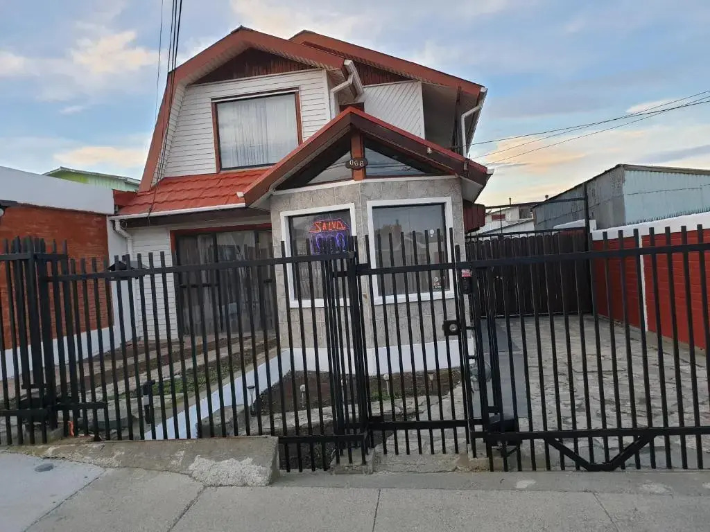 La Casa Guesthouse