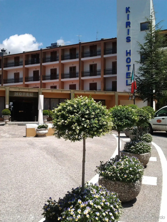 Hotel Kiris