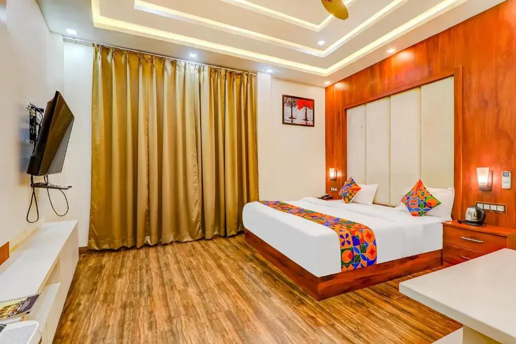 Fabhotel V Square
