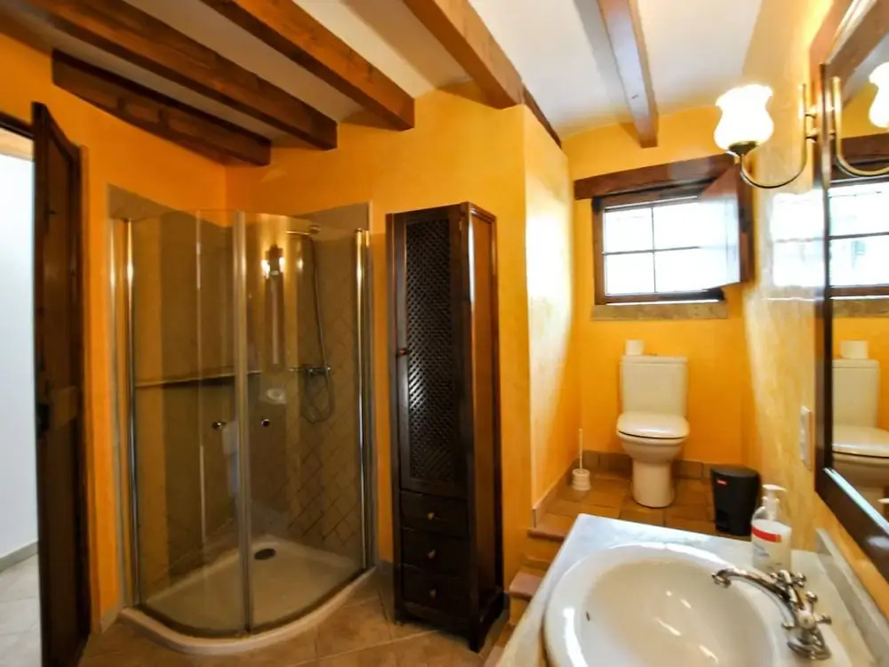 Cozy Cottage in Lloseta With Private Swimming Pool
