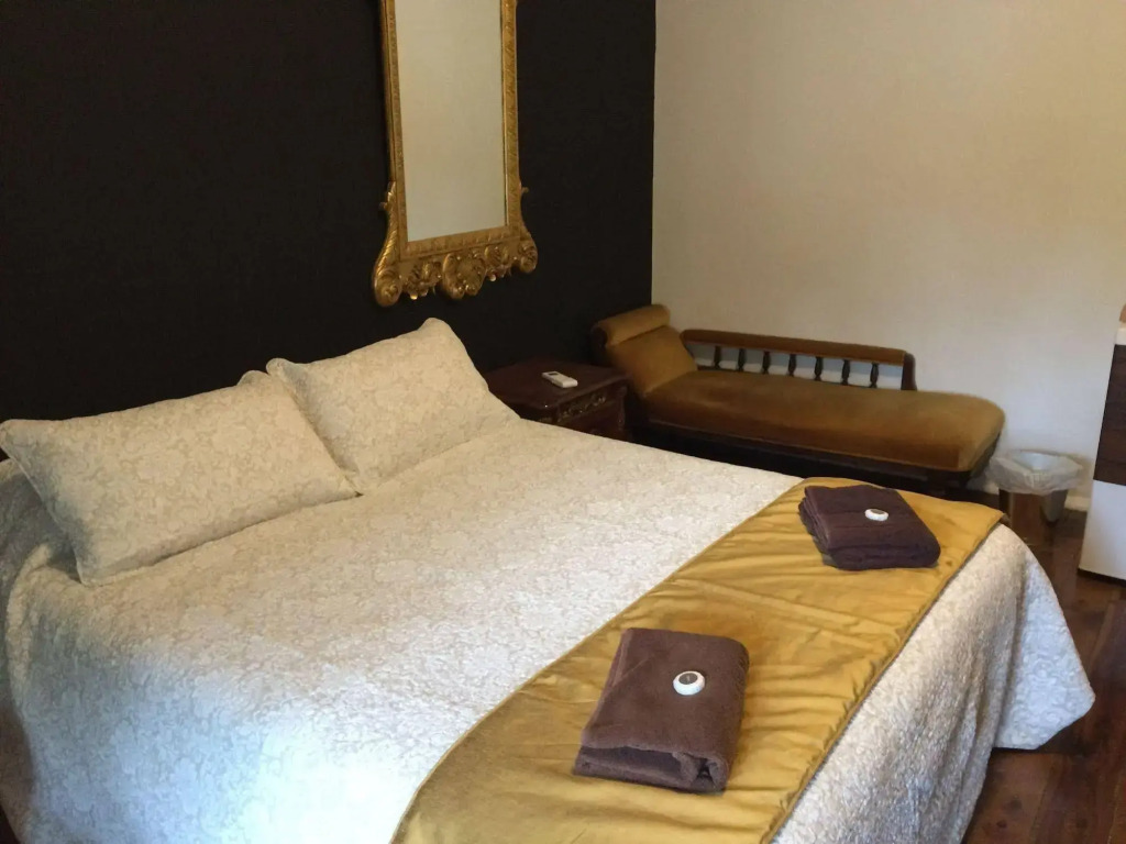 Wisemans Inn Hotel
