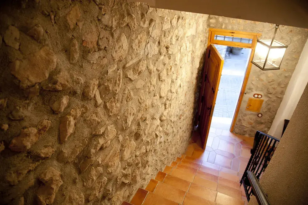 Rustic Med Castell