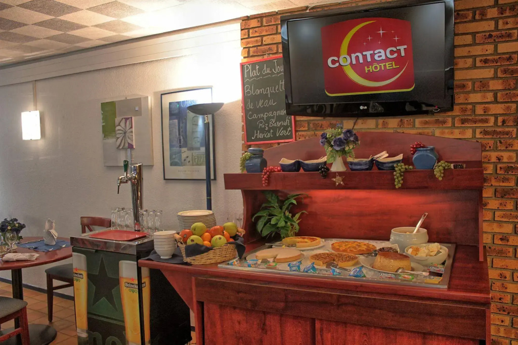 Contact Hotel Bleu France Eragny Cergy