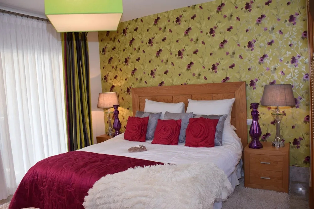Semi Detached Townhouse Near The Beach