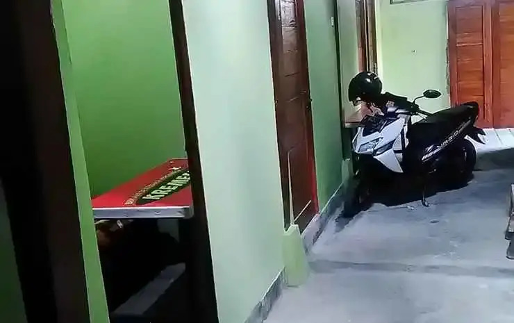Kona backpaker syariah