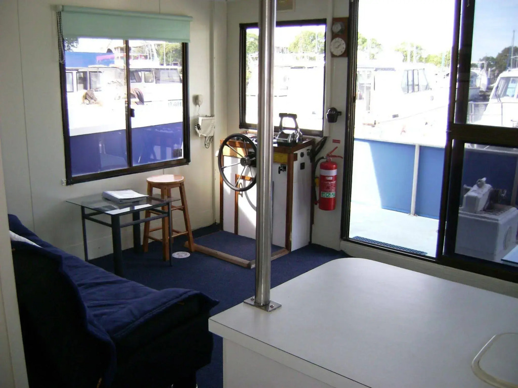 Boyds Bay Houseboat Holidays