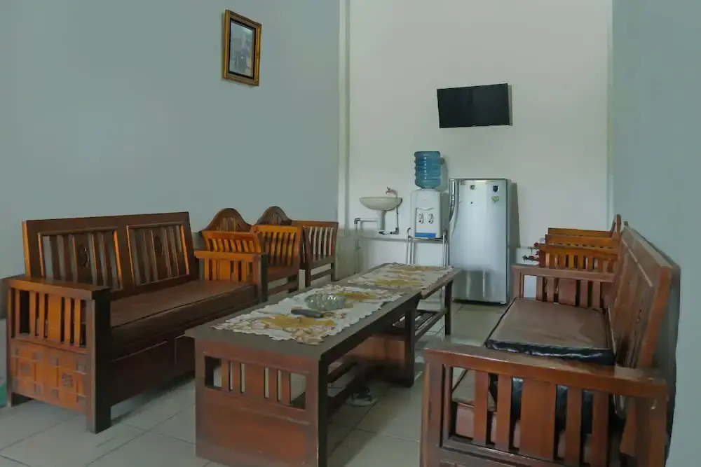 Hotel O Wisma Melyro Syariah Near Yamaha - Thamrin Brothers Cabang Muara Dua