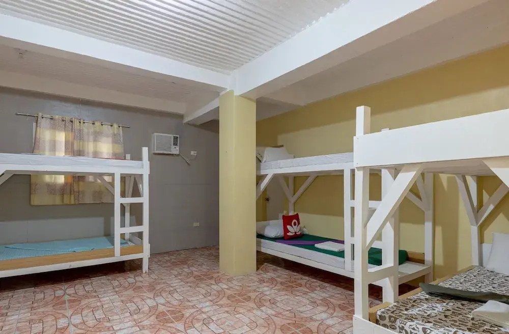 ZEN Rooms LH Bri Lodge Siargao