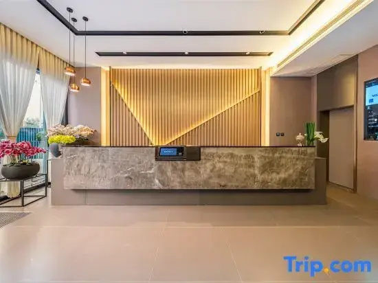 Homeinn Selected Hotel (Zhaotong Zhenxiong Yilian International Trade City)
