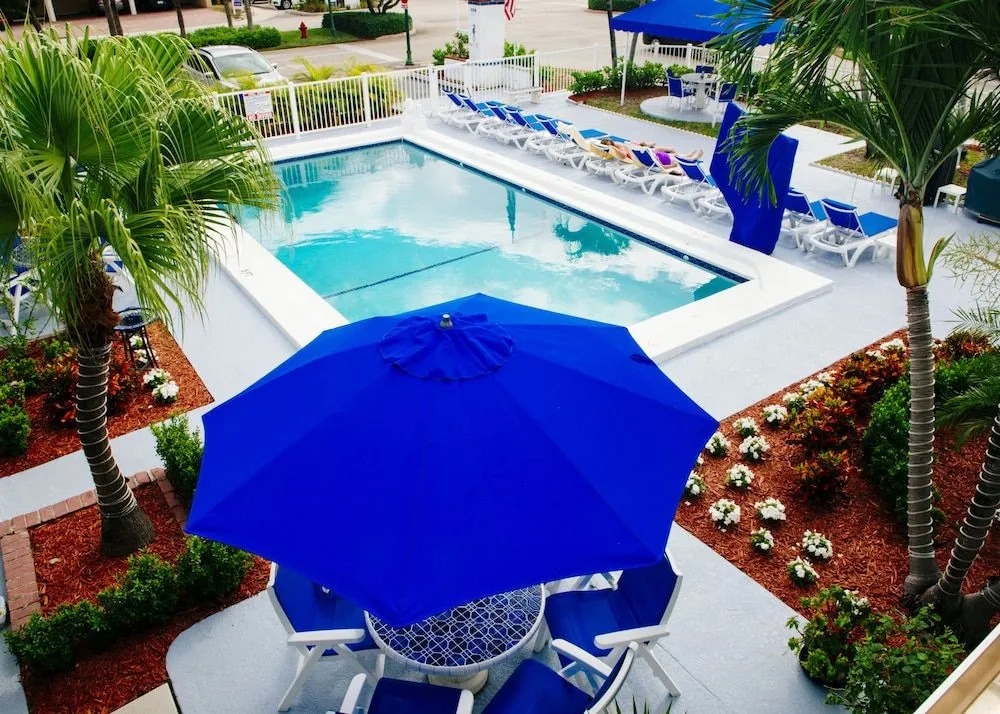 Sea Spray Inn
