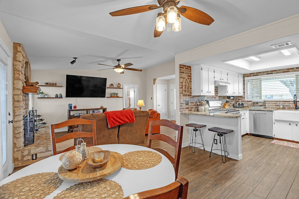 Dean's Retreat At Georgetown 3 Bedroom Home
