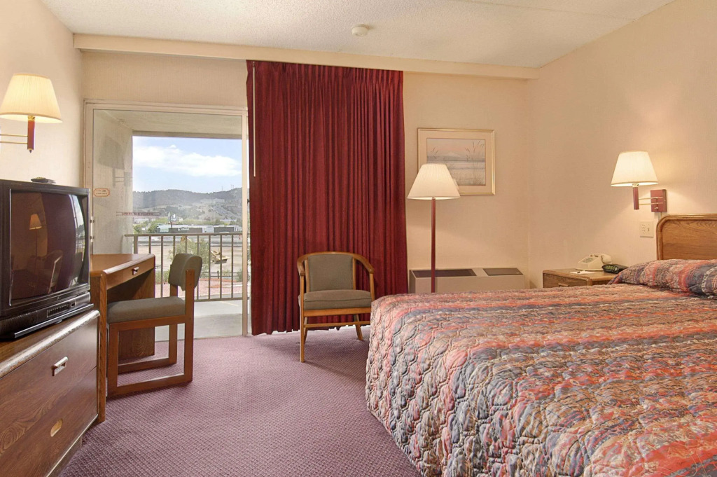 Days Inn by Wyndham Colorado Springs/Garden of the Gods