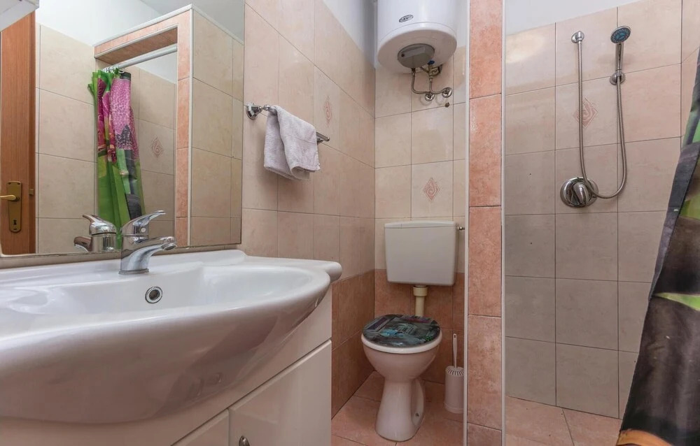 Awesome Home in Labin with Hot Tub, WiFi & 5 Bedrooms