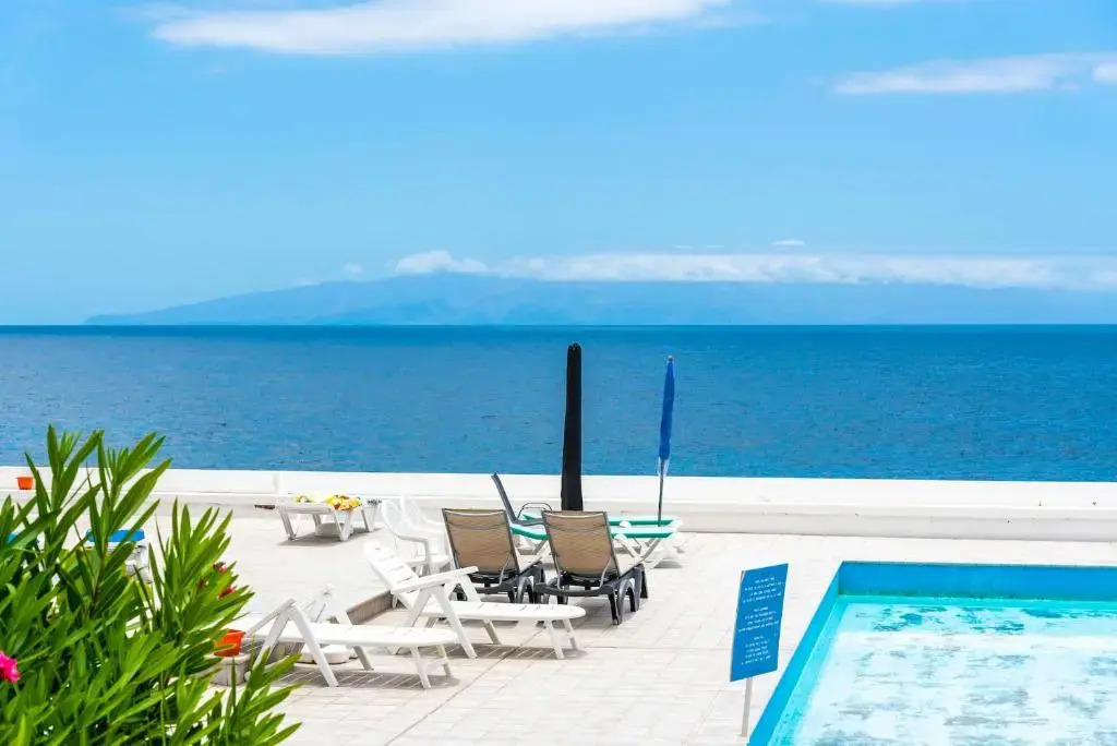 First line ocean view studio