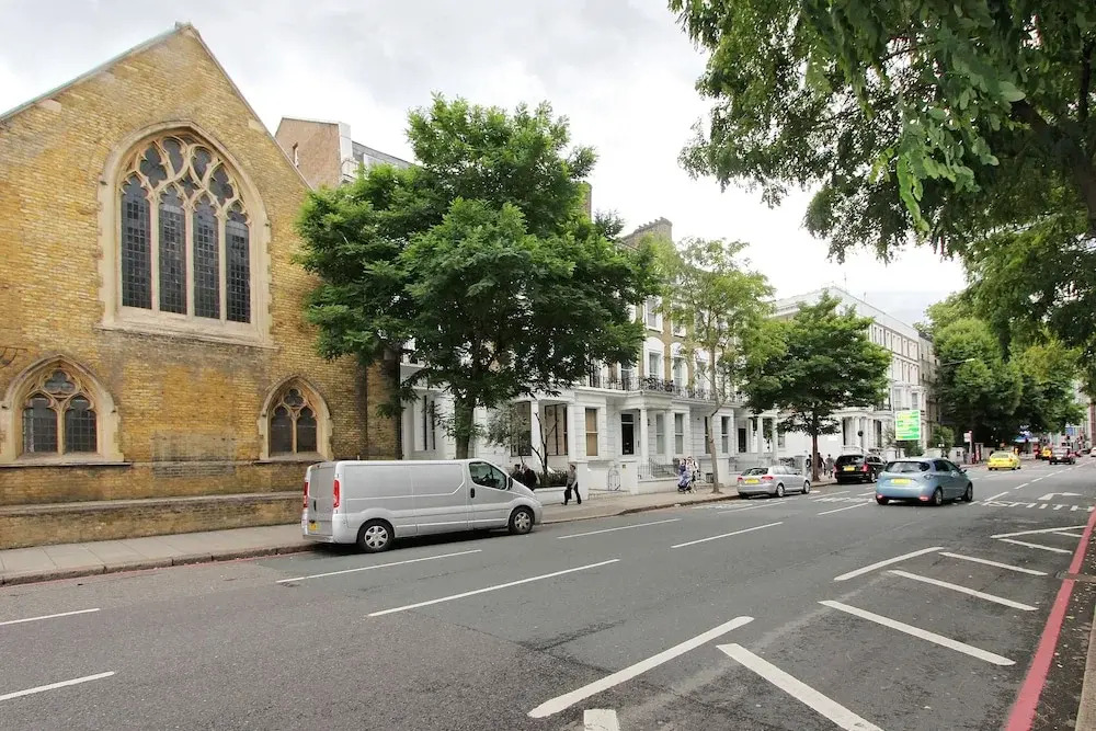 2 Bdr in Kensington E1 by the Residences