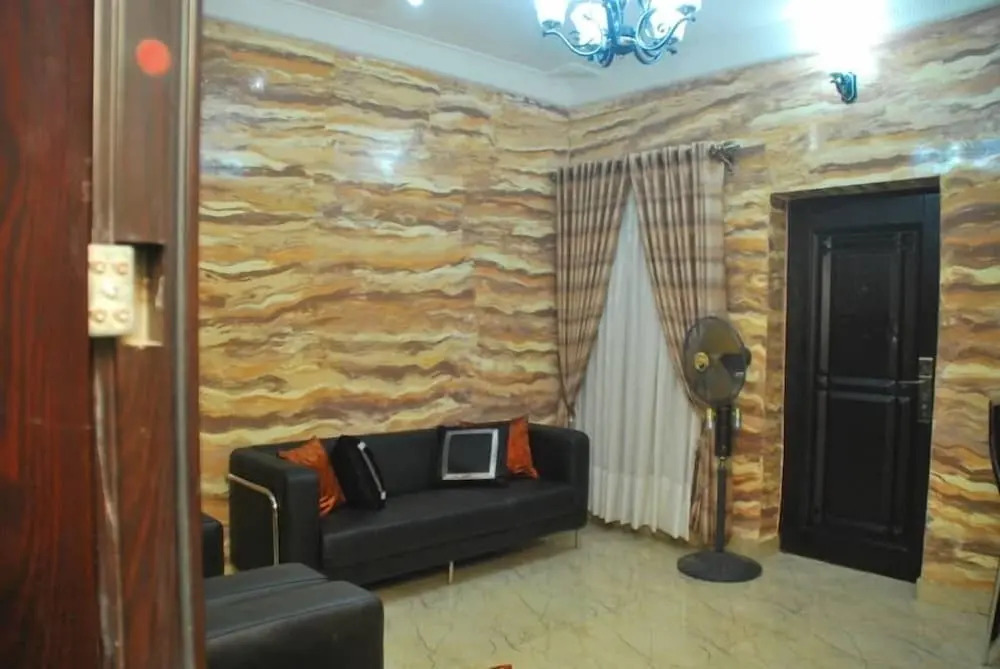 Tobby Royal Suites