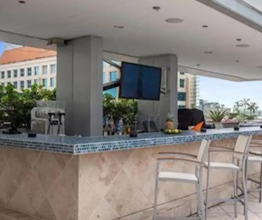 Gorgeous Miami Brickell 2 Bedroom 2 Bathroom Full Service Condo 4 Guests