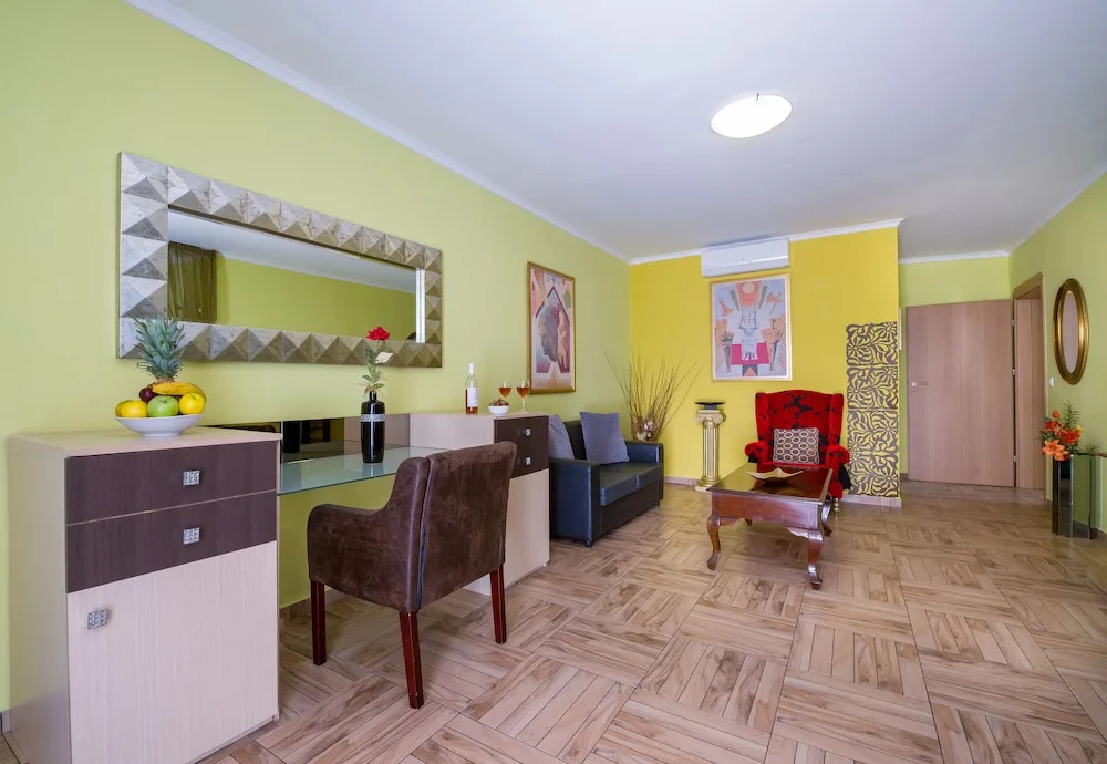 Suite Room For 5
