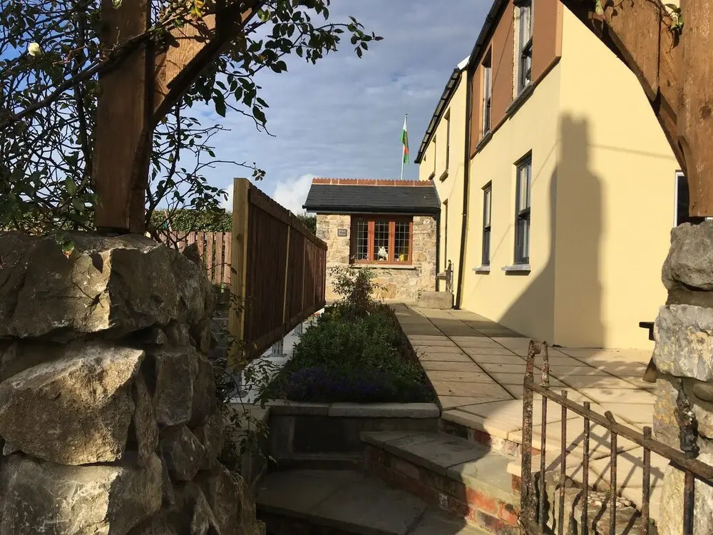 Willow Mews