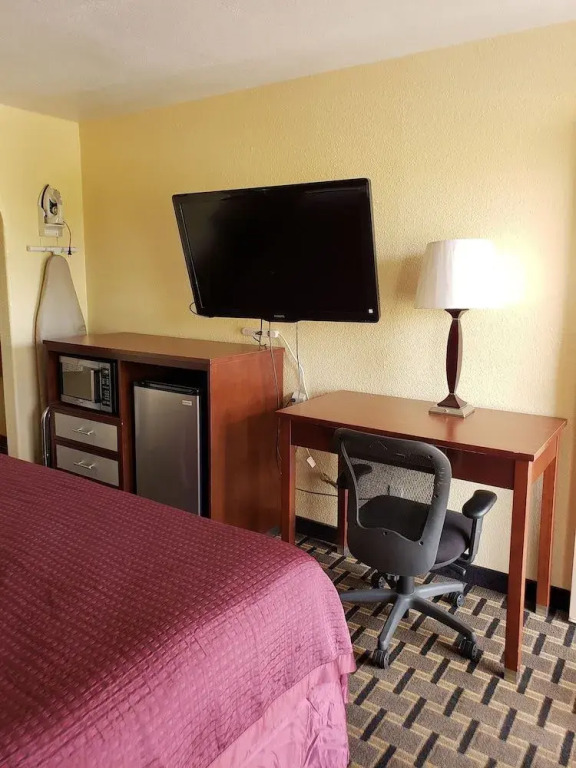 Taylor village inn and suites