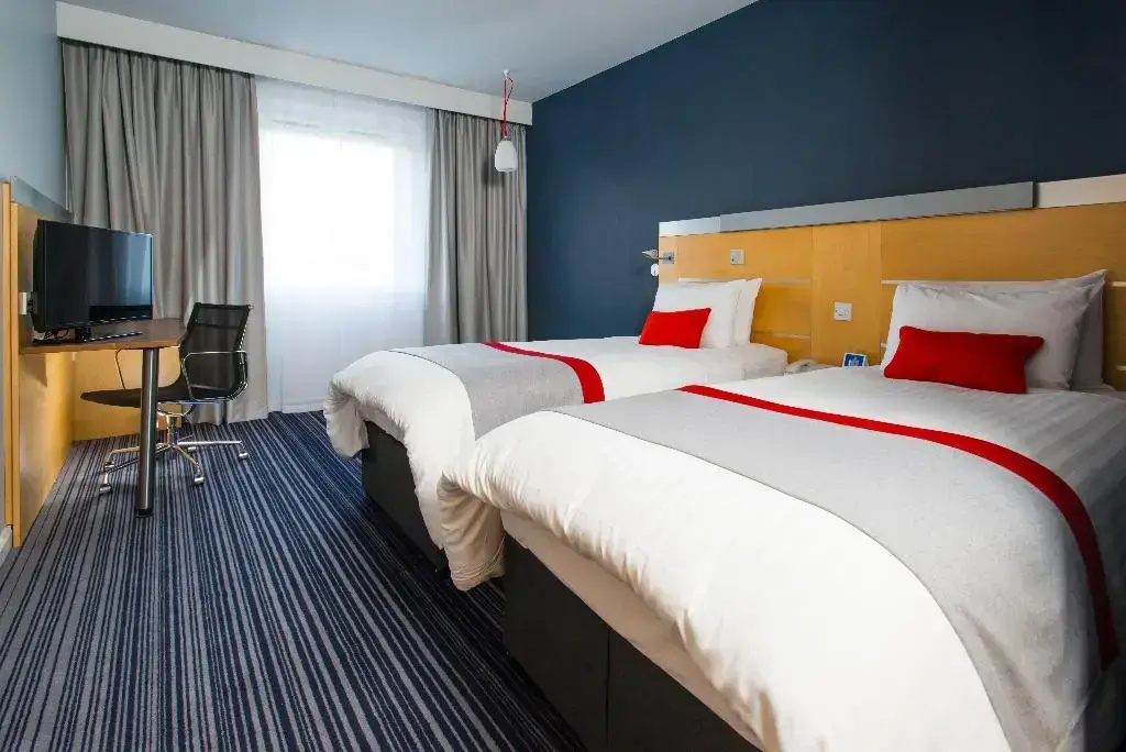 Holiday Inn Express London - Epsom Downs by IHG