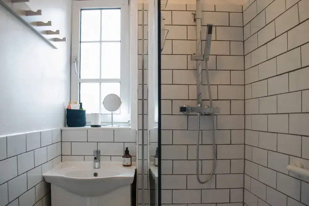 Stylishly Decorated 3 Bedroom Flat With River Views