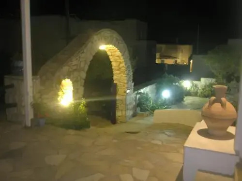 Vavanos Studios
