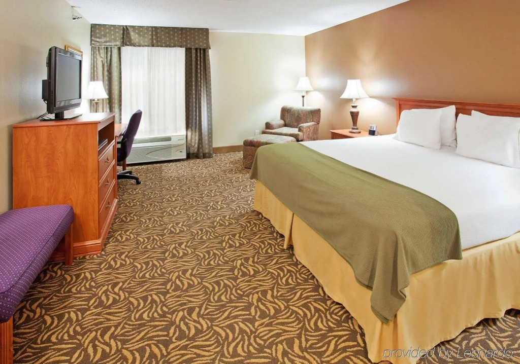 Holiday Inn Express Hotel & Suites Columbus by IHG