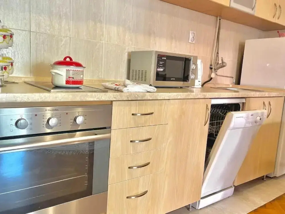 COMFORT APARTMENT NEAR THE BEACH