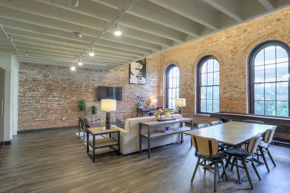 Studio 154 Hotel