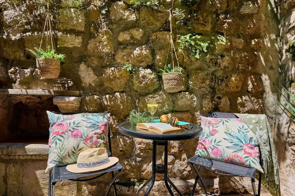 Hedera Estate, Hedera A6