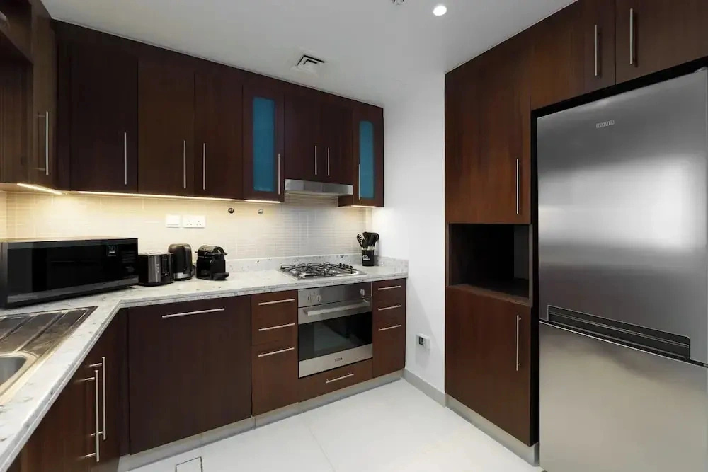 Maison Privee - Inviting Apt with Fabulous Dubai Canal & Skyline Vws