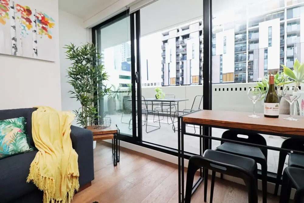 Urban Eden in South Yarra - Rejuvenate Stays