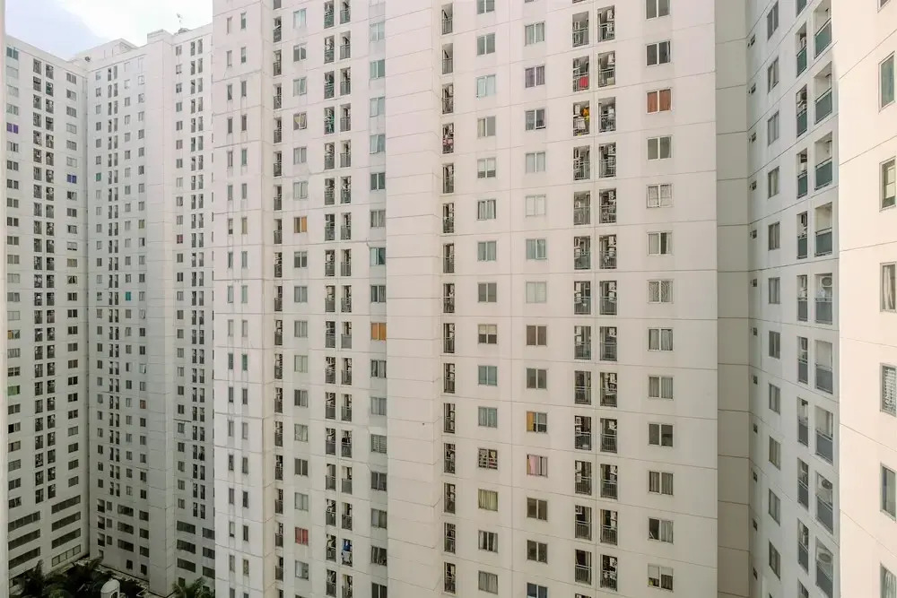 Modern And Tidy 2Br Bassura City Apartment