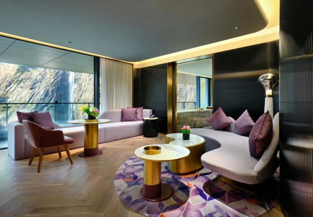 InterContinental Shanghai Wonderland by IHG