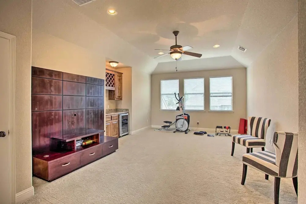 4 Mi to Grapevine Lake: Texas Home w/ Media Room
