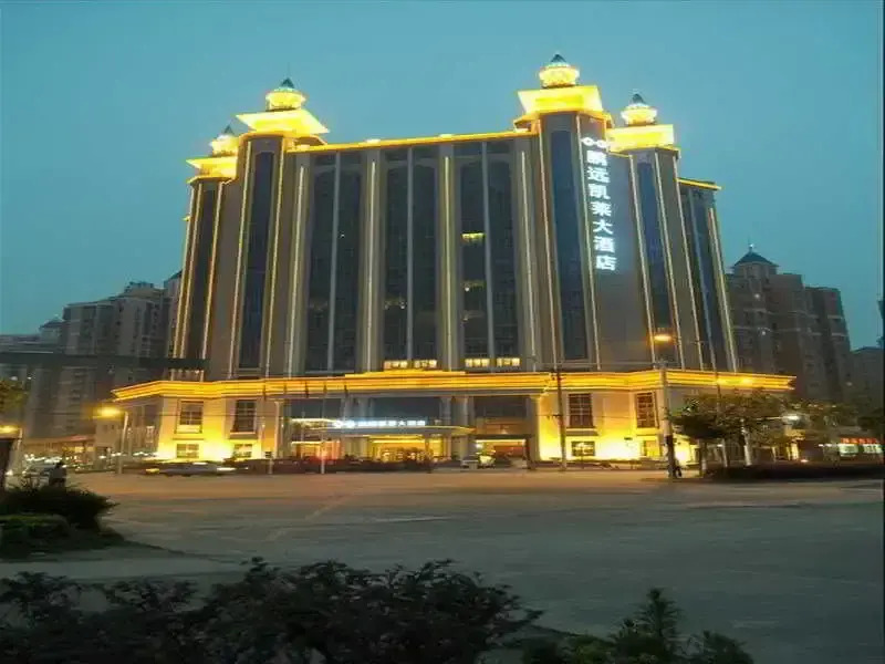 Kolam Gloria Plaza Hotel