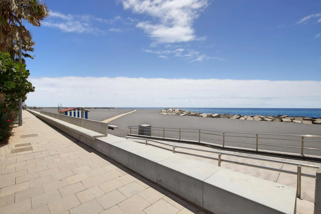 Sonias City Beach