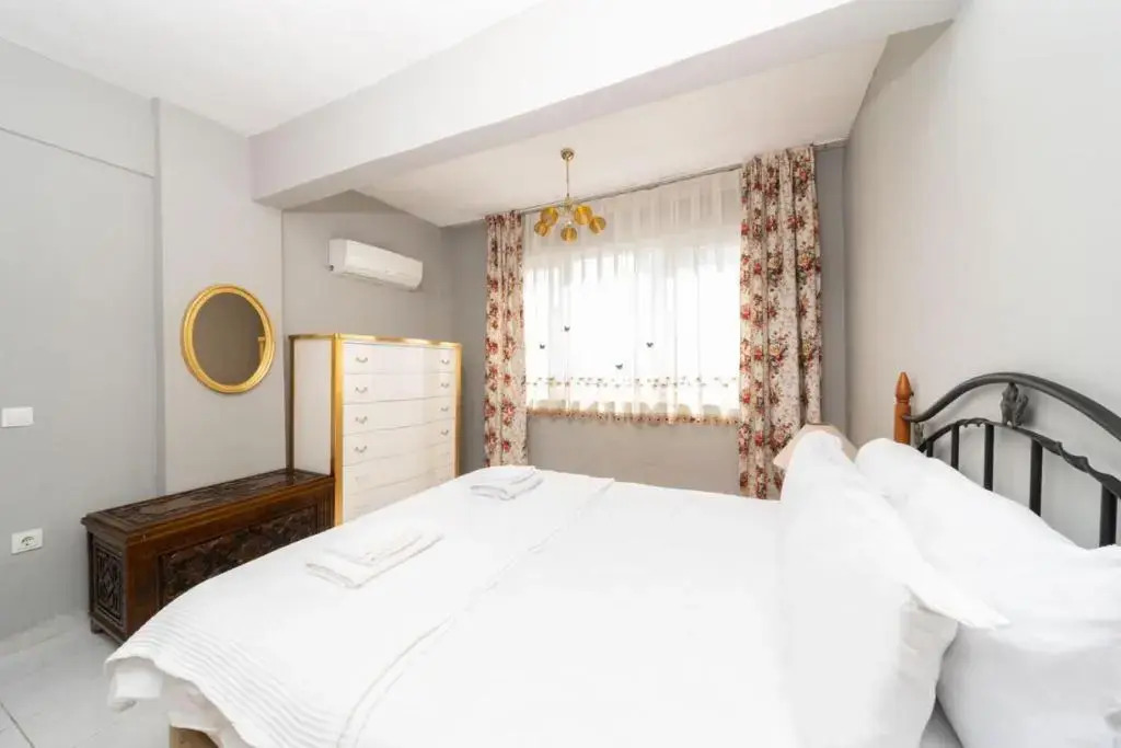 Colorful Flat Close to the Coast in Muratpasa