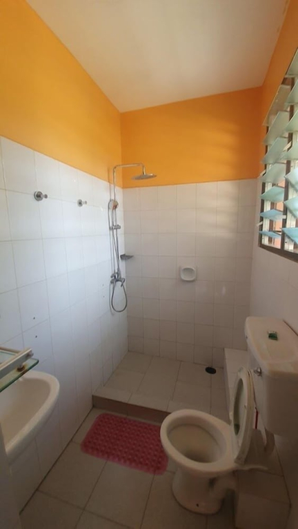 PRIMESHADE GUESTHOUSE