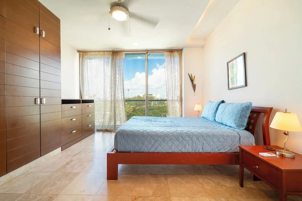 2 Br condo with Rooftop Pool - Doca 303