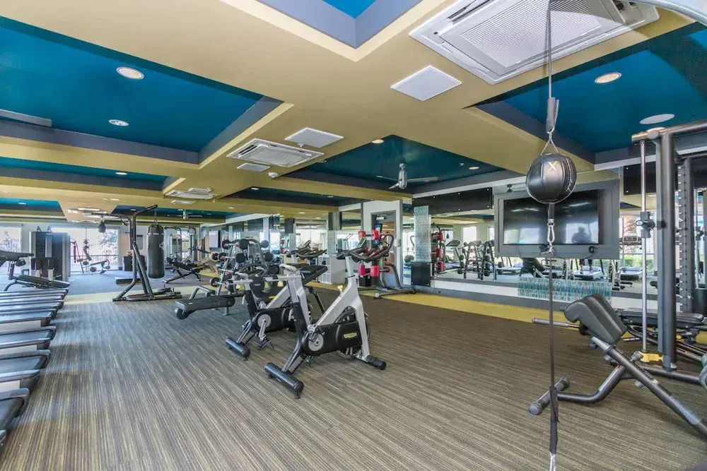 Upscale King, Pool View, Close to Kierland w/Parking (316)