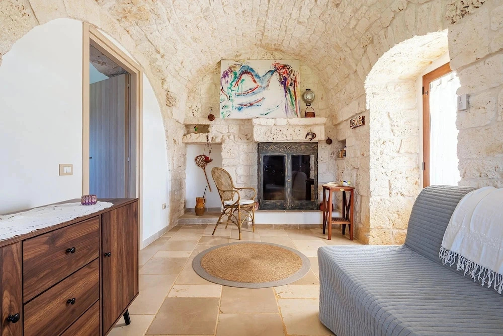 Trullo Conosolo With Pool